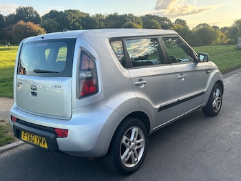 Used Kia Soul 2010 for sale - 76059192: Photo 2