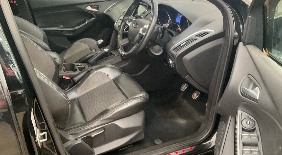 Used Ford Focus 2013 for sale - 77049647: Photo 2