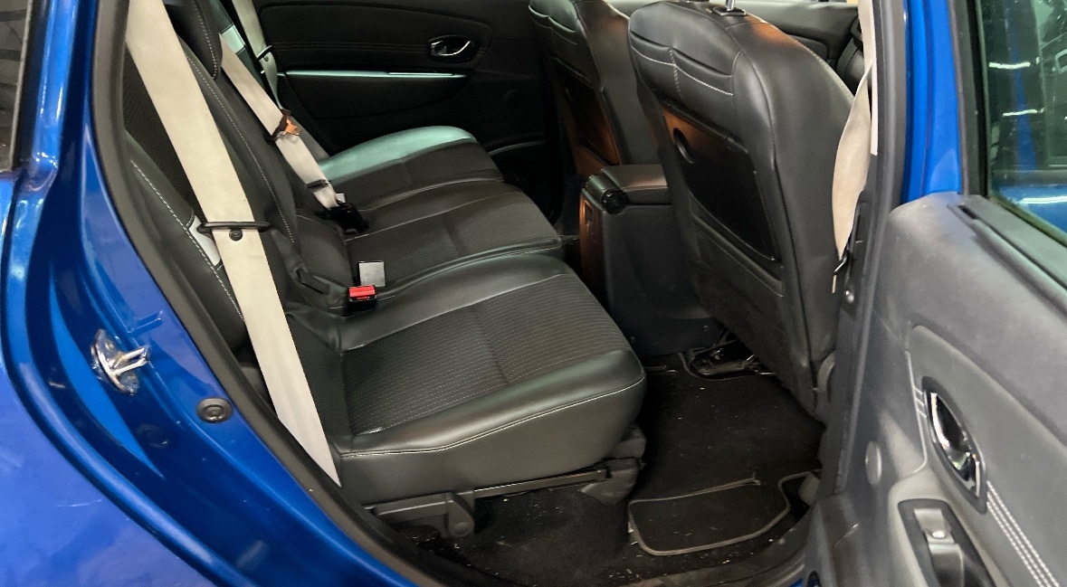 Used Renault Grand Scenic 2011 for sale - 76854639: Photo 2