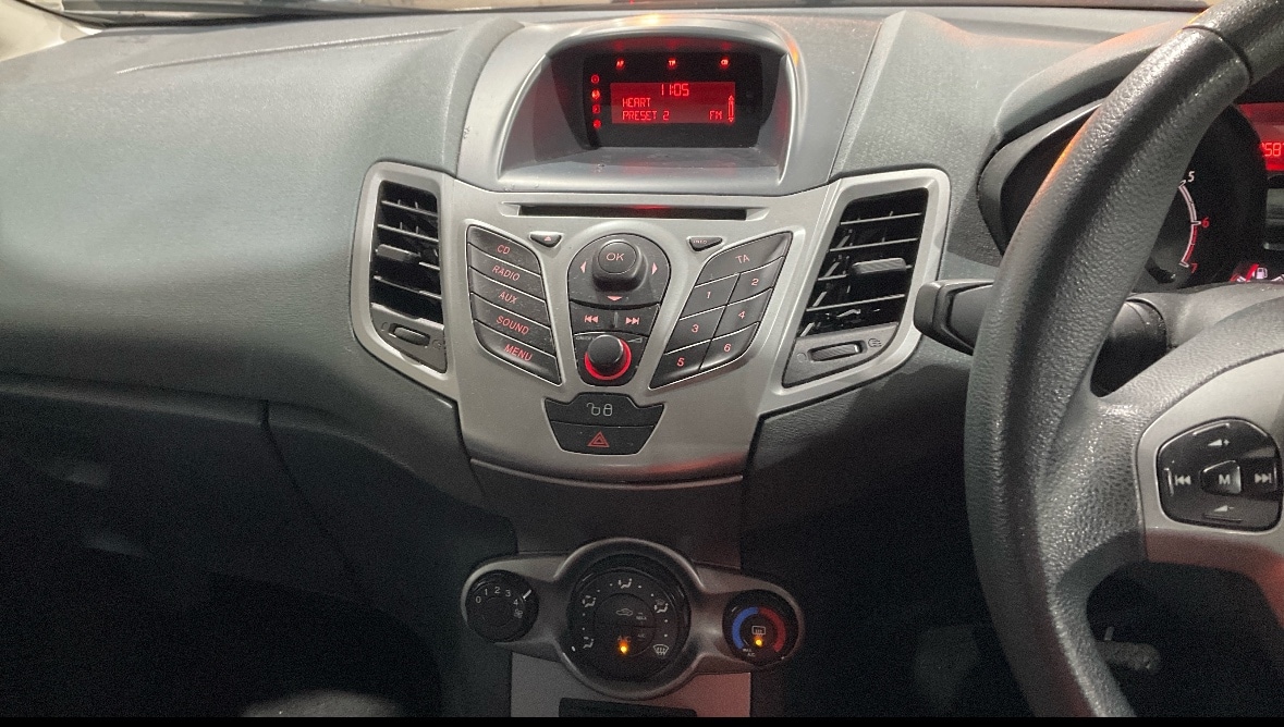 Used Ford Fiesta 2011 for sale - 77049642: Photo 4