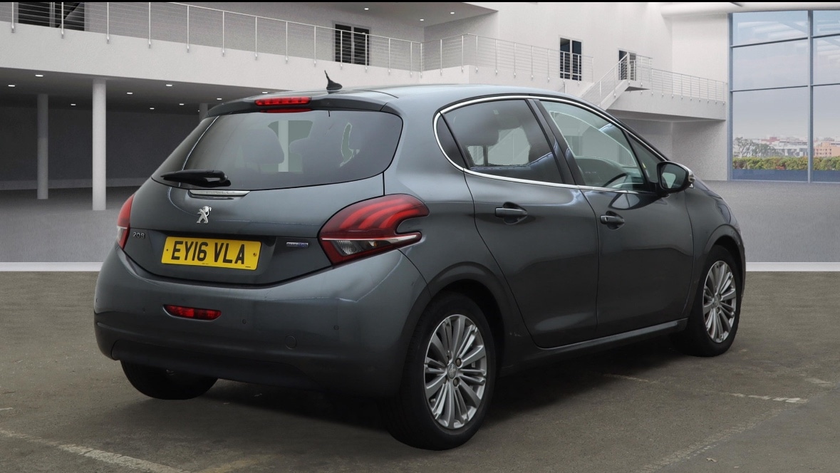 Used Peugeot 208 2016 for sale - 76853929: Photo 2