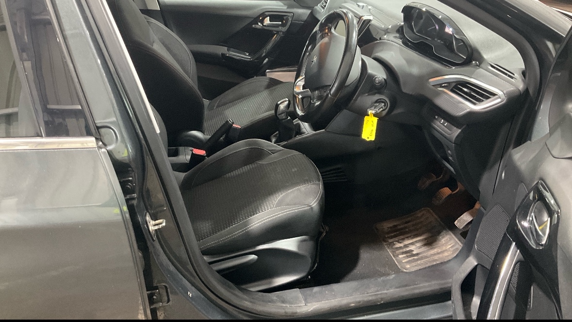 Used Peugeot 208 2016 for sale - 76853929: Photo 3