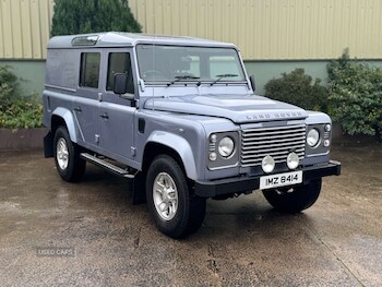 Land Rover - Defender