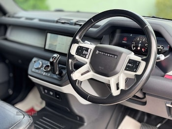Used Land Rover Defender 2021 for sale - 78890495: Photo