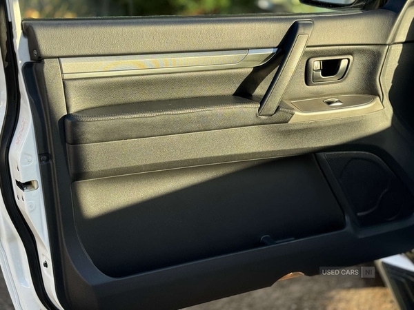 Used Mitsubishi Shogun 2015 for sale - 76702631: Photo 23