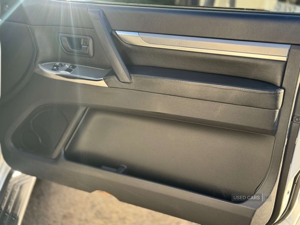 Used Mitsubishi Shogun 2015 for sale - 76702631: Photo 24