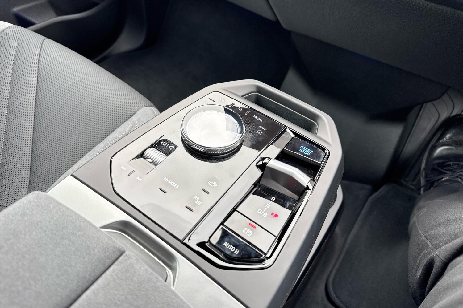 Used BMW iX 2025 for sale - 76228849: Photo 10