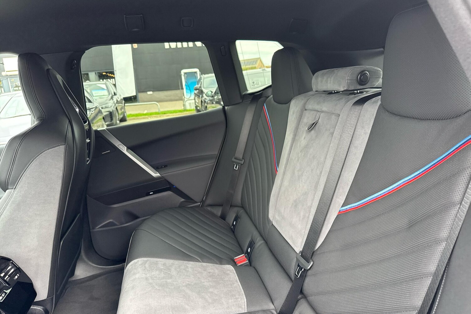 Used BMW iX 2025 for sale - 76228849: Photo 12