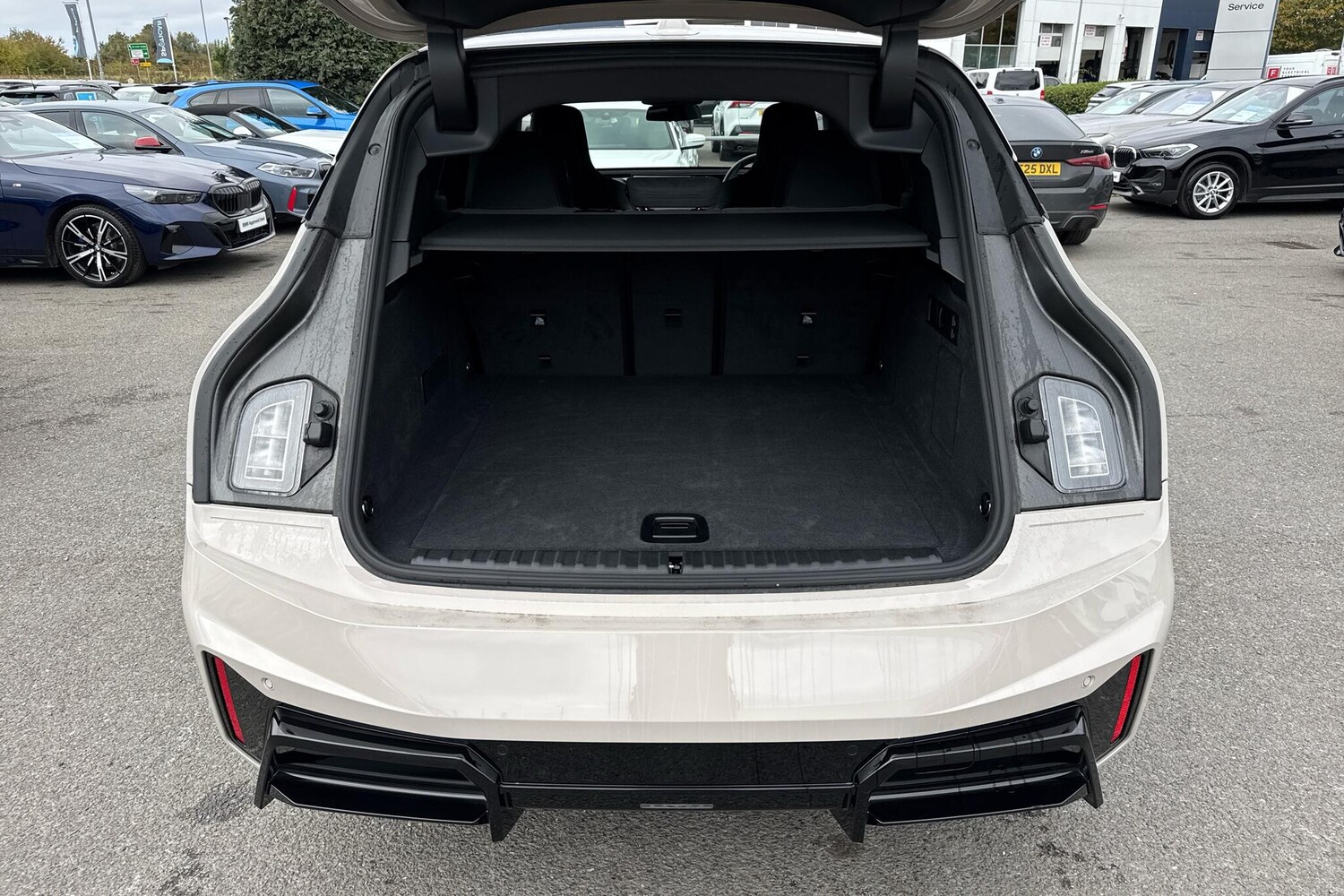 Used BMW iX 2025 for sale - 76228849: Photo 13