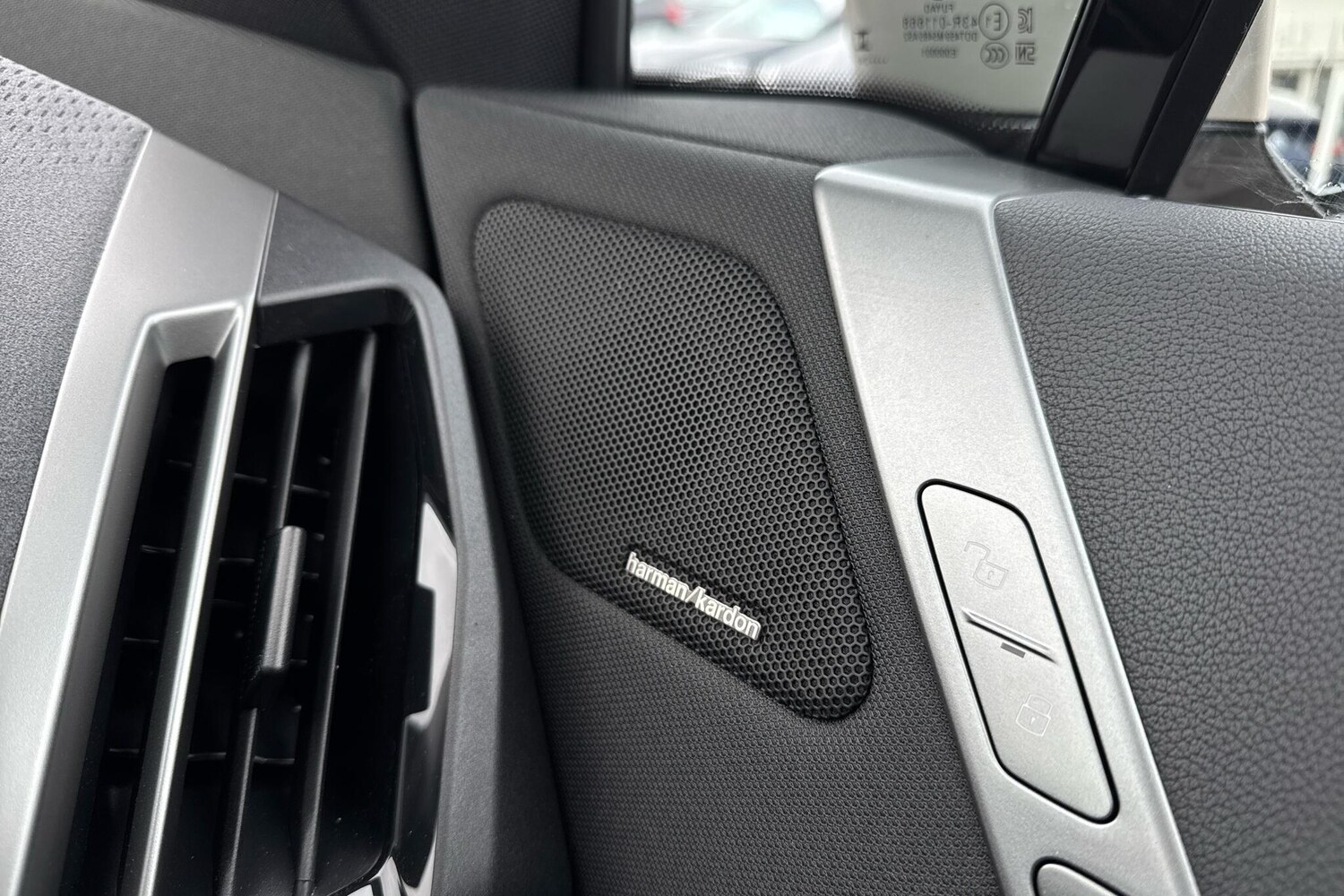 Used BMW iX 2025 for sale - 76228849: Photo 23