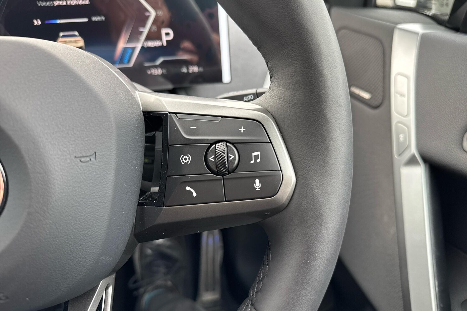 Used BMW iX 2025 for sale - 76228849: Photo 25