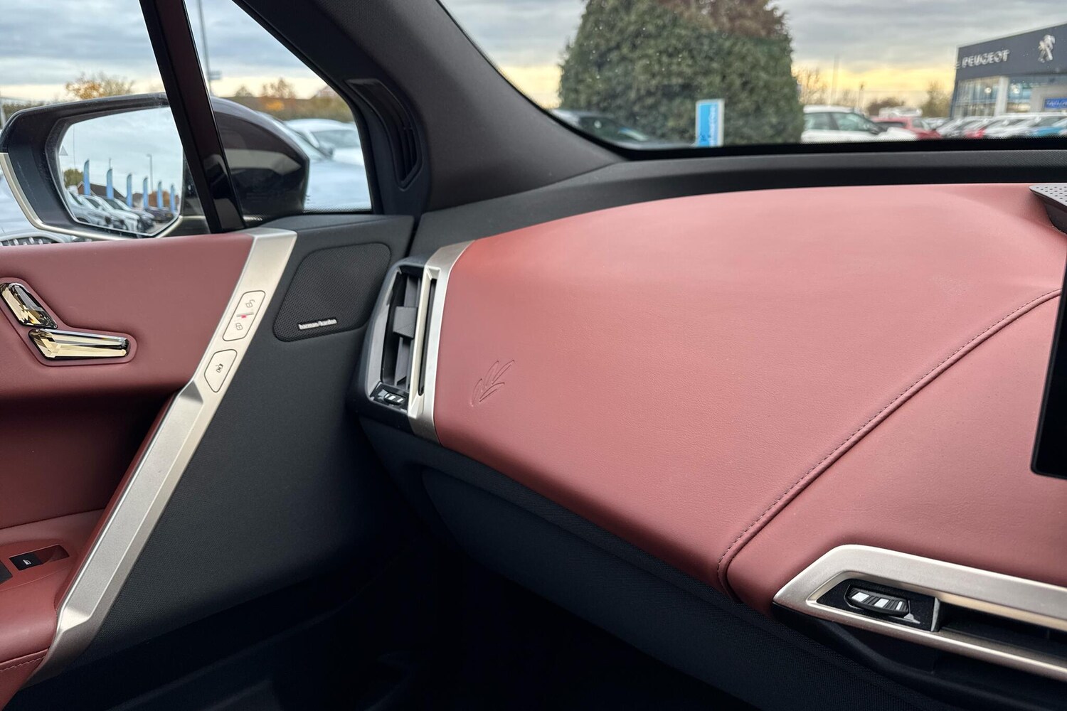 Used BMW iX 2022 for sale - 76400337: Photo 30