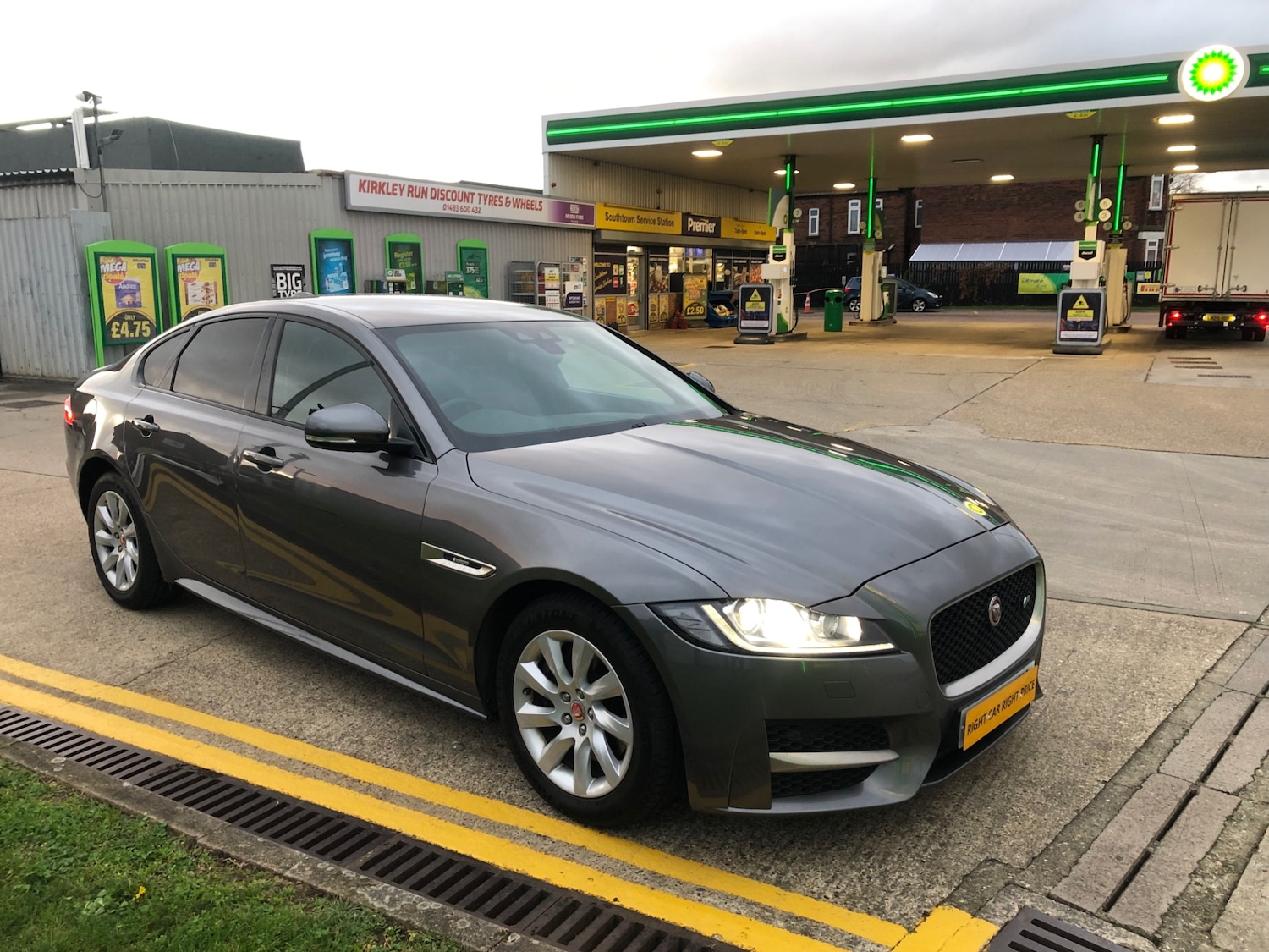 Used Jaguar XF 2018 for sale - 78077934: Photo 17