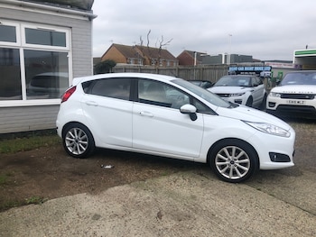 Used Ford Fiesta 2017 for sale - 76922052: Photo