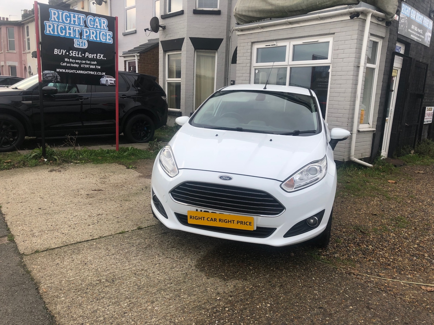 Used Ford Fiesta 2017 for sale - 76922052: Photo 3