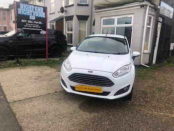 Used Ford Fiesta 2017 for sale - 76922052: Photo