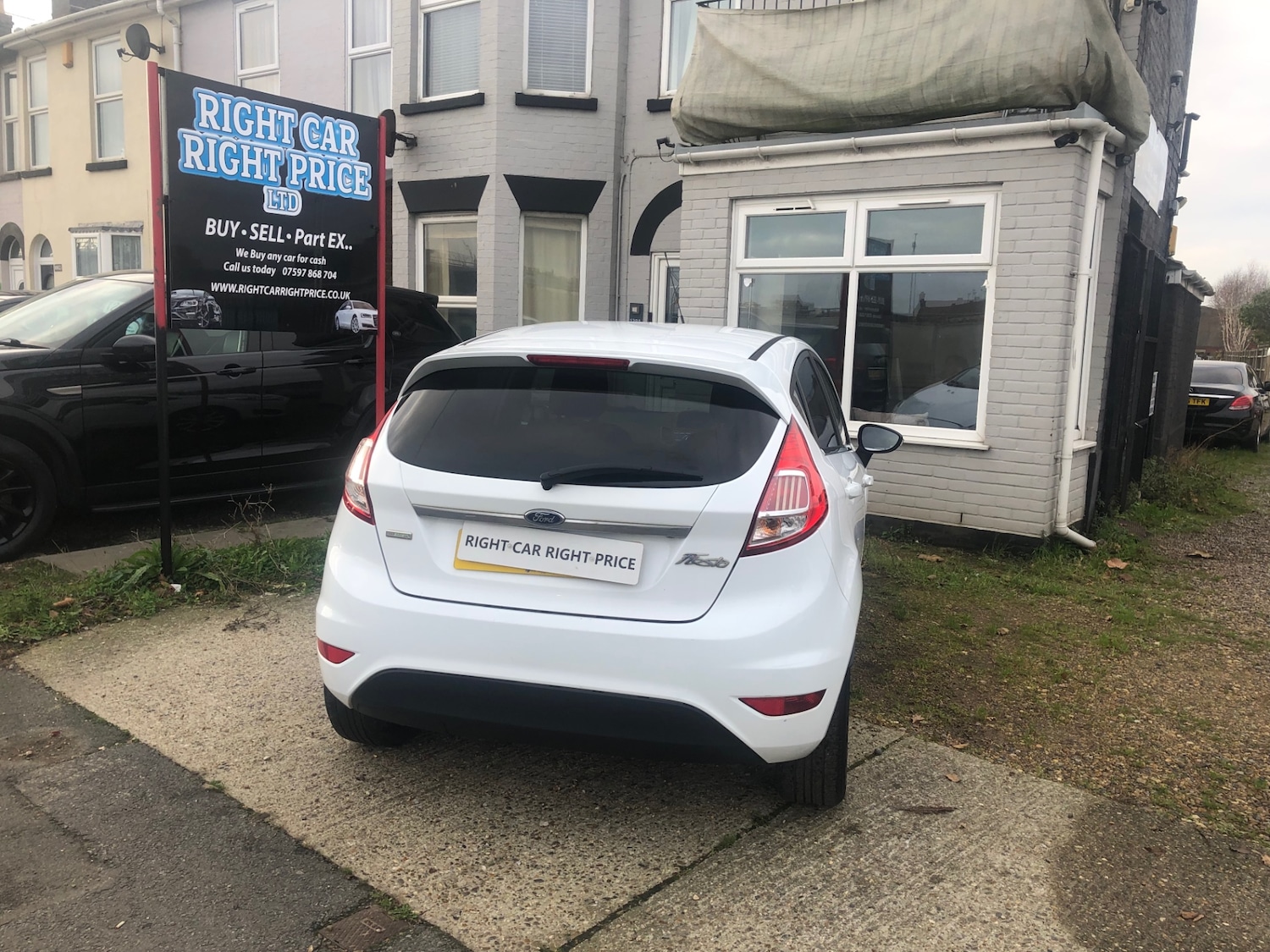 Used Ford Fiesta 2017 for sale - 76922052: Photo 4