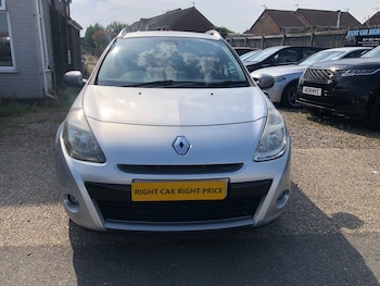 Used Renault Clio 2011 for sale - 79021240: Photo