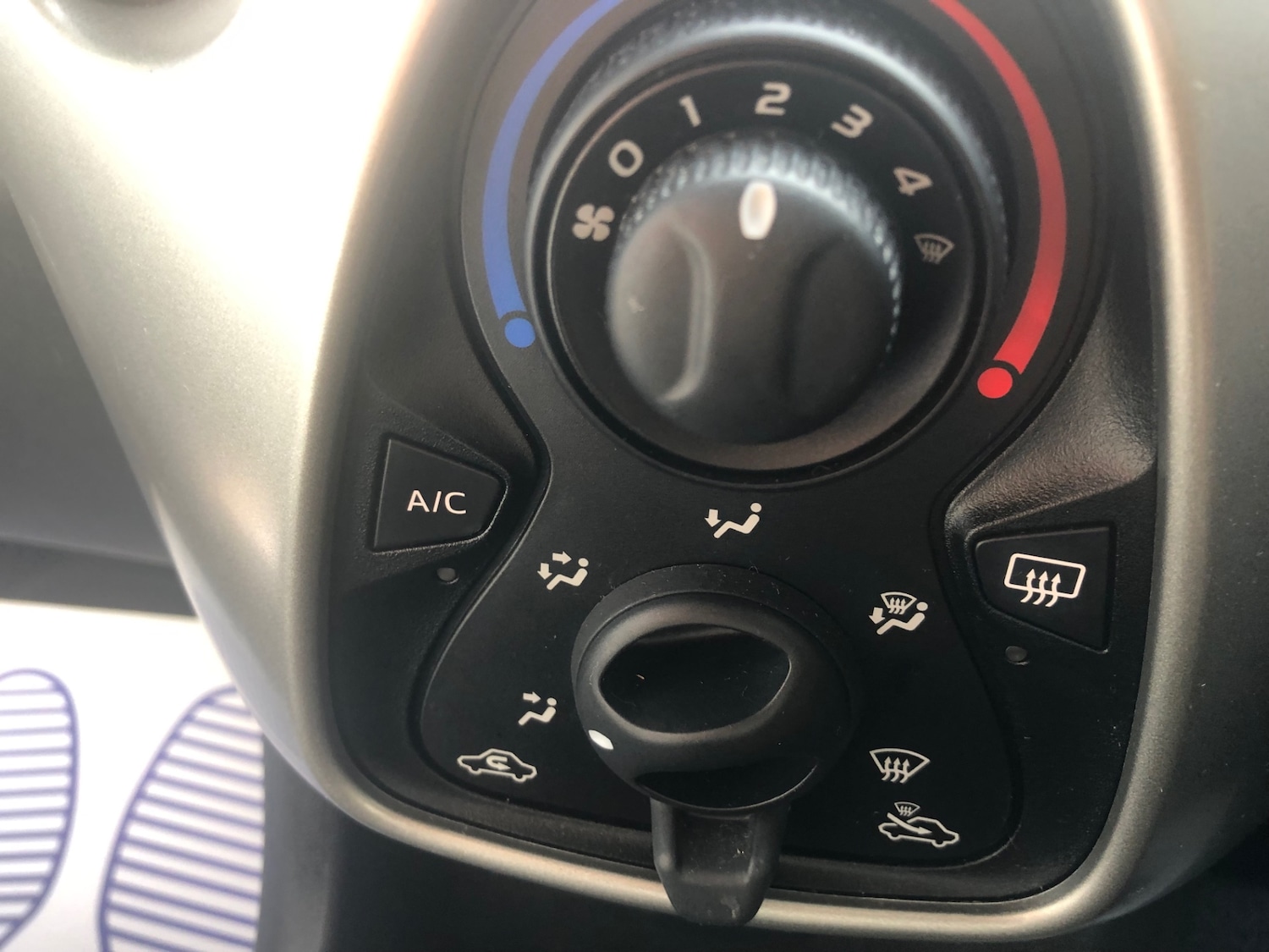 Used Peugeot 108 2016 for sale - 77086512: Photo 22