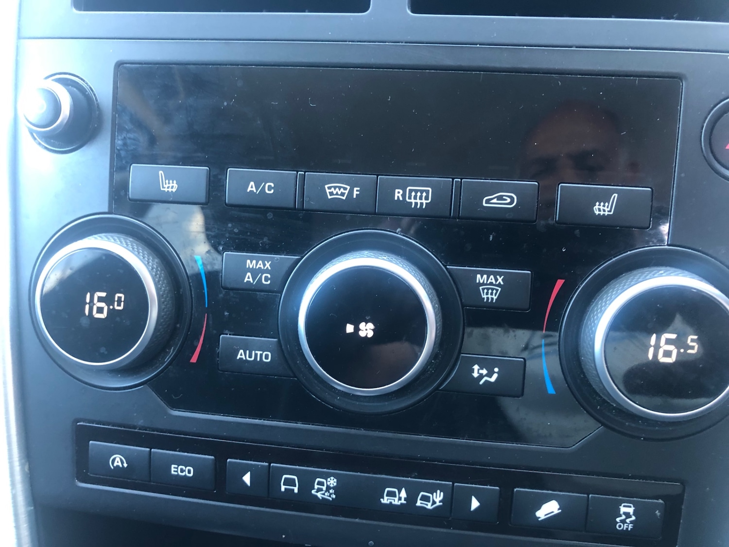 Used Land Rover Discovery Sport 2018 for sale - 76932343: Photo 32