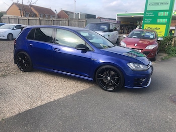 Volkswagen - Golf