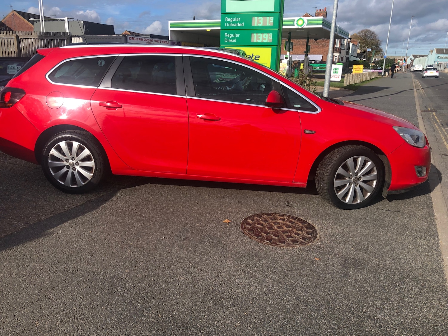 Used Vauxhall Astra 2011 for sale - 76341447: Photo 2