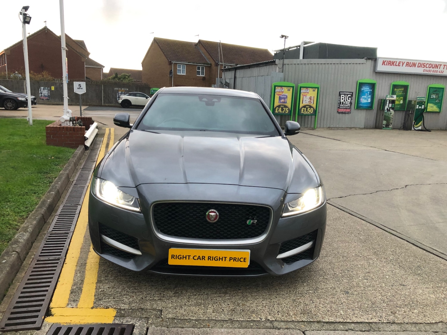 Used Jaguar XF 2018 for sale - 76428459: Photo 10