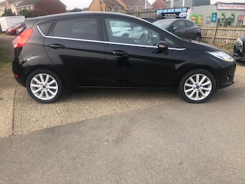 Used Ford Fiesta 2016 for sale - 78882883: Photo