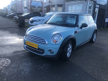 2013 (13) - 1.6 First 3dr