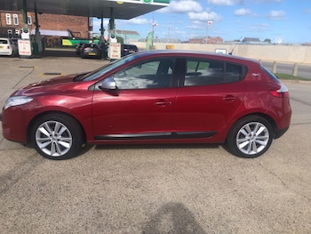 Used Renault Megane 2010 for sale - 76027605: Photo