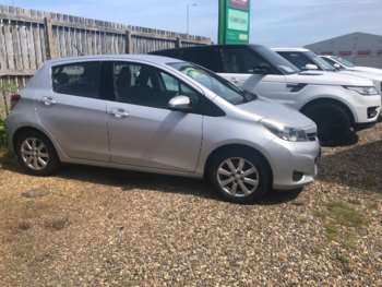 Used Toyota Yaris 2011 for sale - 75380729: Photo