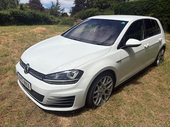 Used Volkswagen Golf 2017 for sale - 79112041: Photo