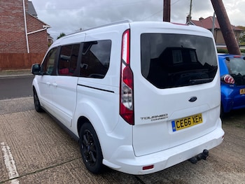 Used Ford Grand Tourneo Connect 2016 for sale - 76618892: Photo