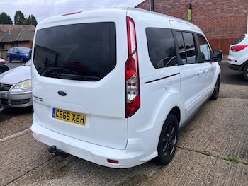 Used Ford Grand Tourneo Connect 2016 for sale - 76618892: Photo