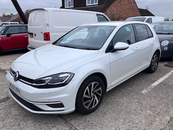 Volkswagen - Golf