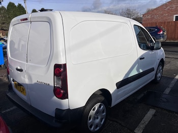 Used Peugeot Partner 2017 for sale - 77118694: Photo