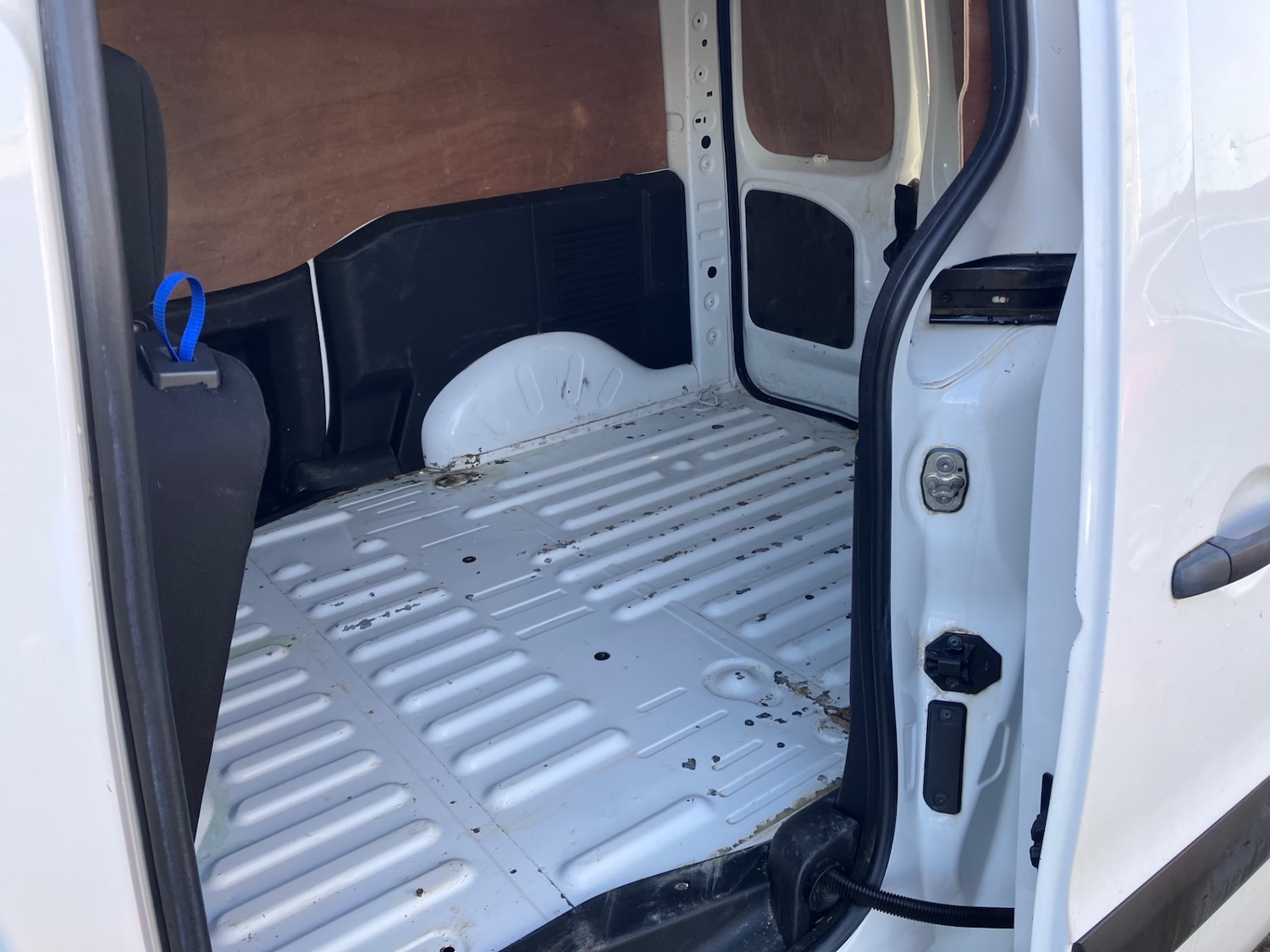 Used Peugeot Partner 2017 for sale - 77118694: Photo 6