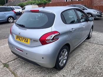 Used Peugeot 208 2014 for sale - 78765750: Photo