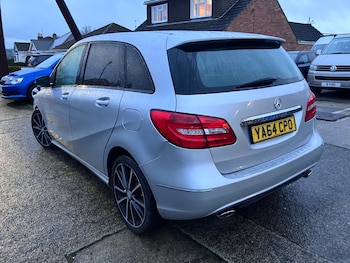 Used Mercedes-Benz B Class 2015 for sale - 77189504: Photo