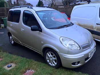 2004 (04) - 1.3 VVTi T Spirit MOT July 2026 £995 5-Door