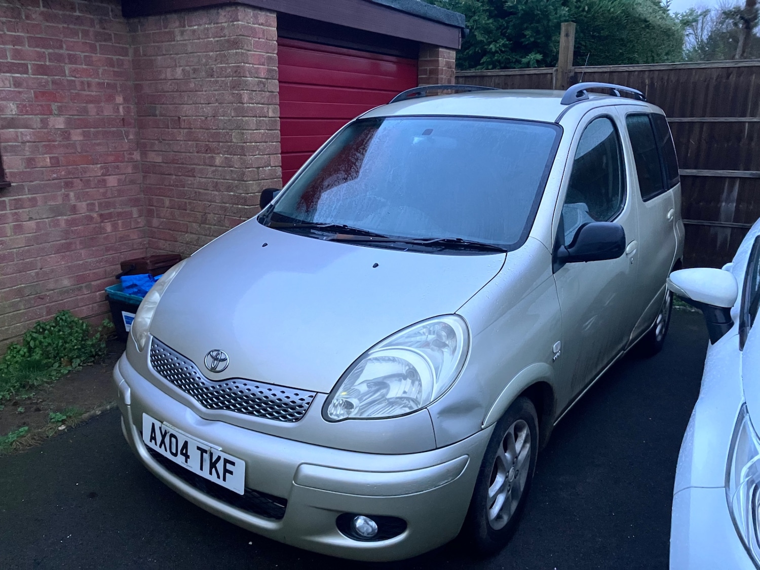 Used Toyota Yaris Verso 2004 for sale - 77189500: Photo 2