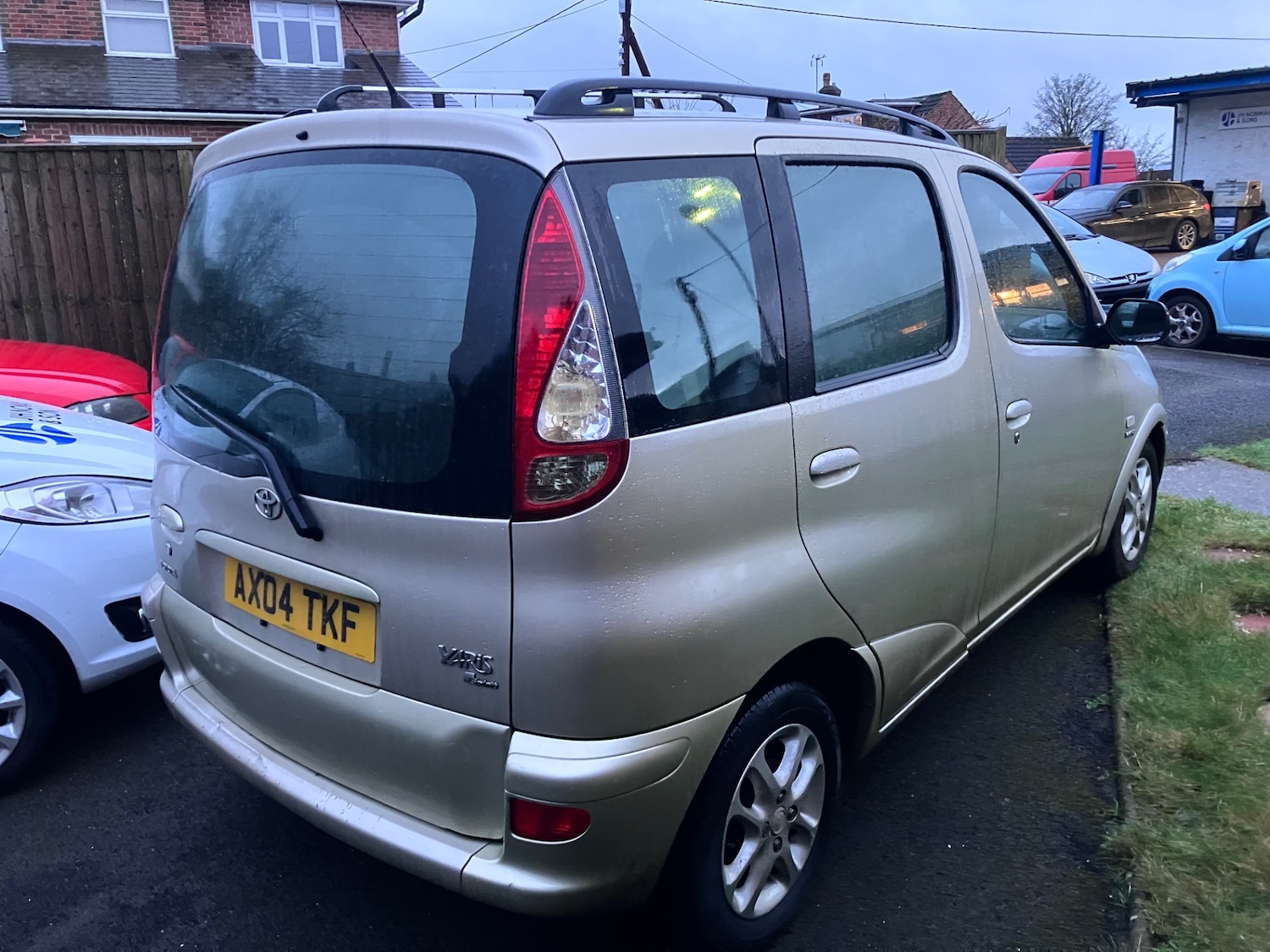 Used Toyota Yaris Verso 2004 for sale - 77189500: Photo 3