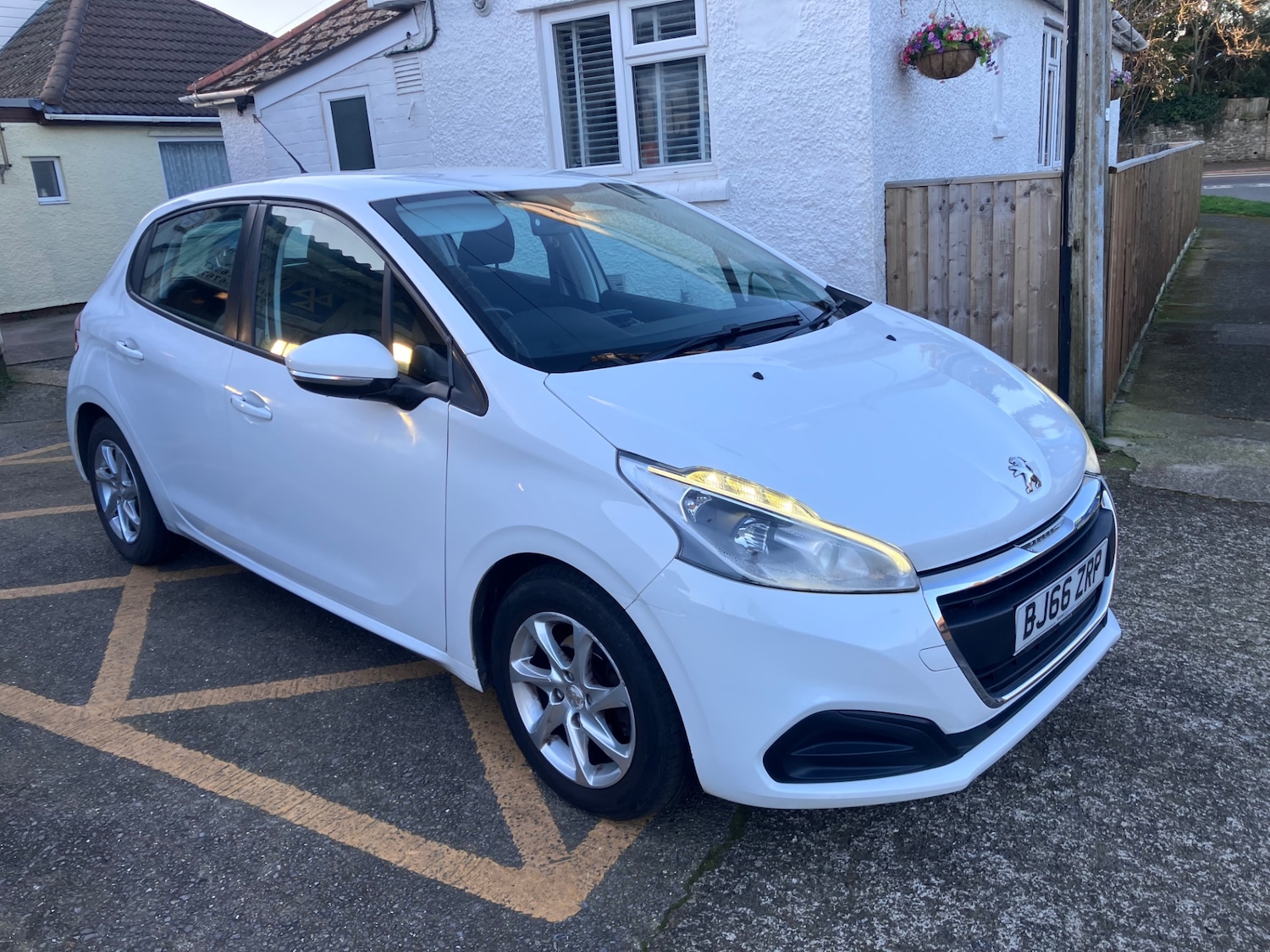 Used Peugeot 208 2016 for sale - 77710972: Photo 2