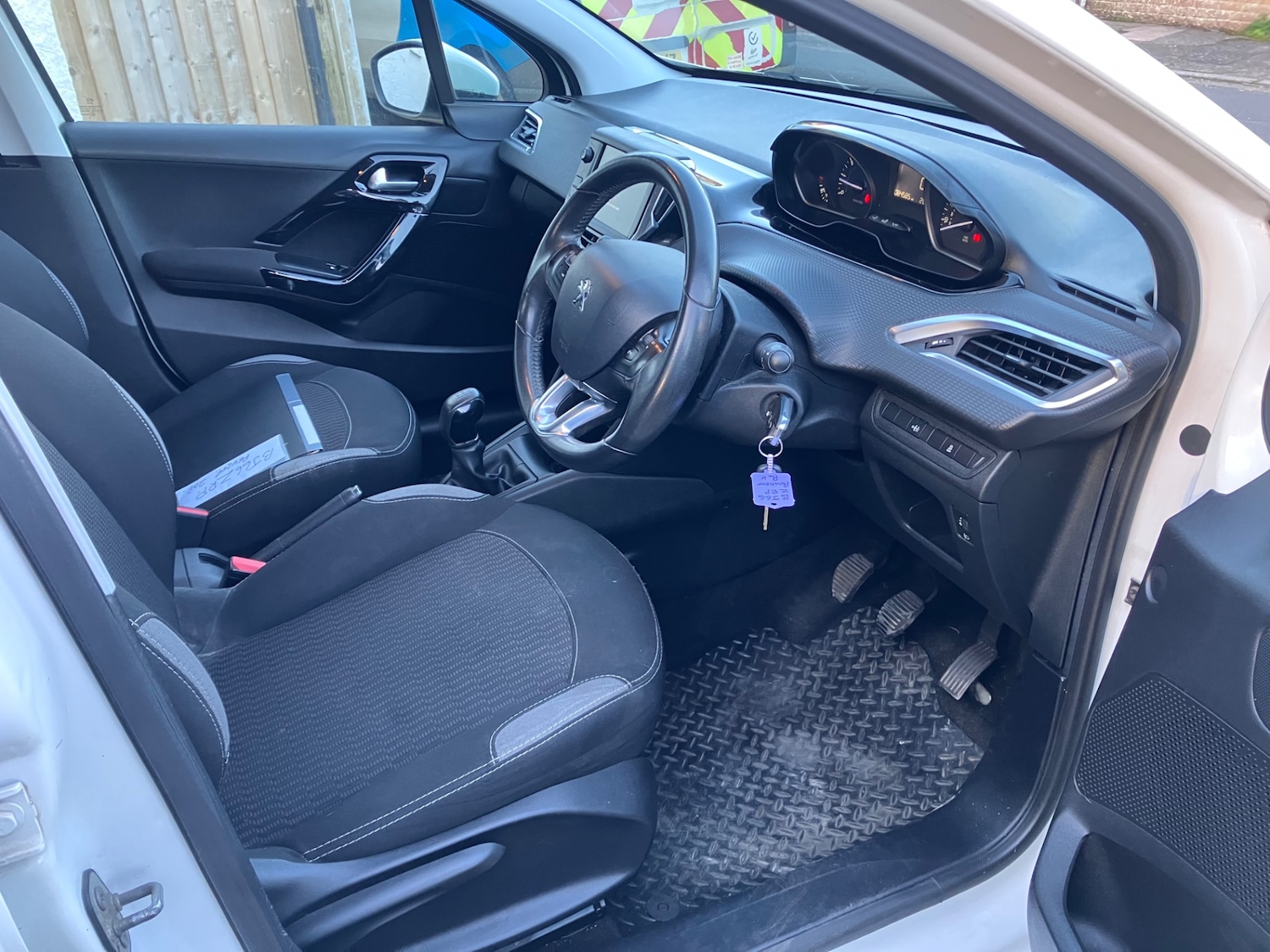 Used Peugeot 208 2016 for sale - 77710972: Photo 5