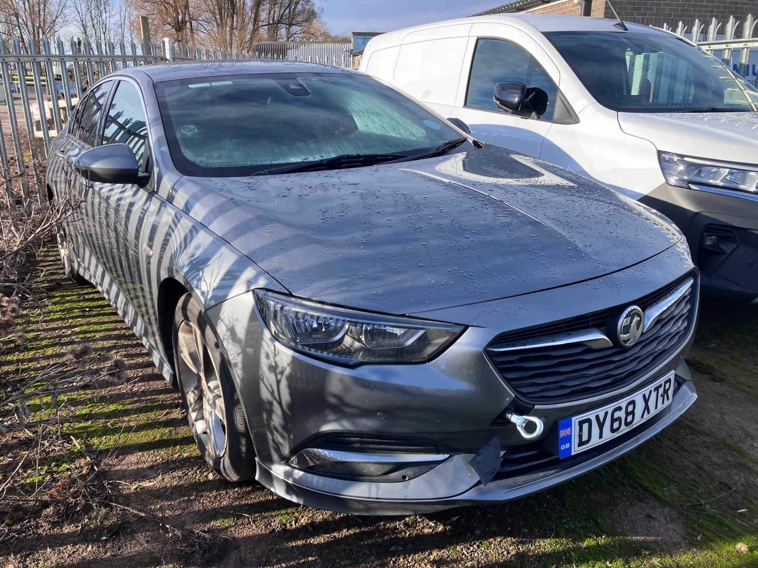 Used Vauxhall Insignia 2019 for sale - 77228343: Photo 2