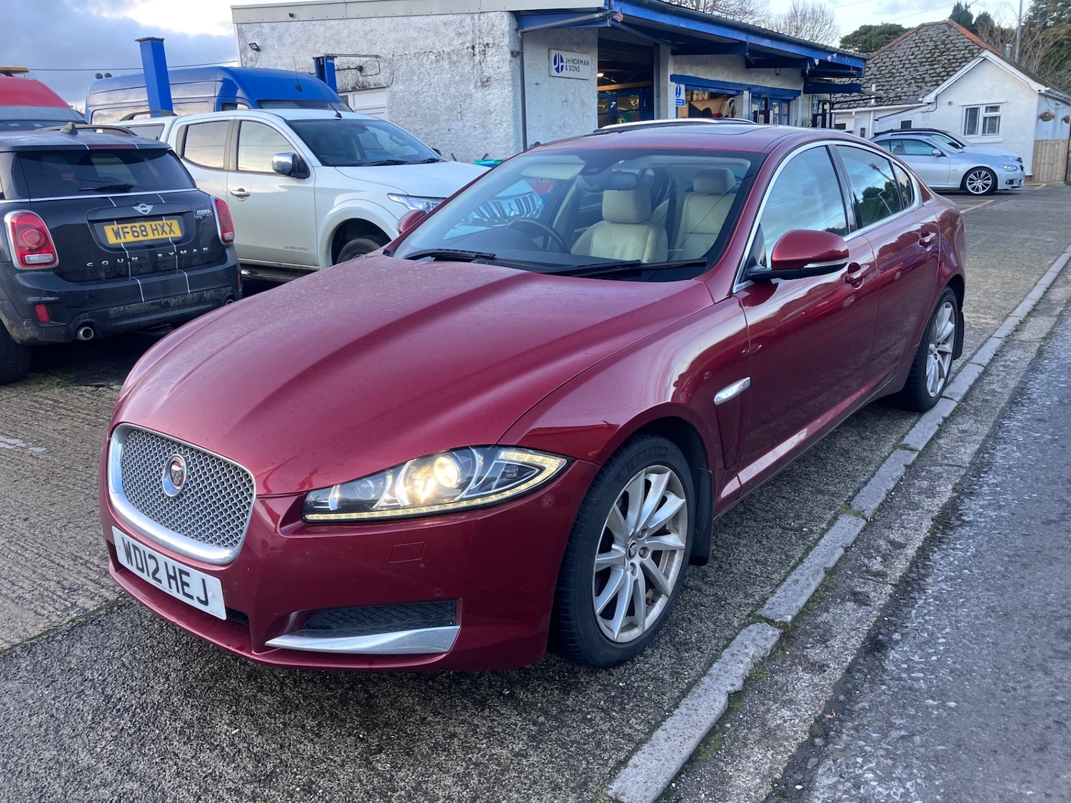 Used Jaguar XF 2012 for sale - 76796176: Photo 1