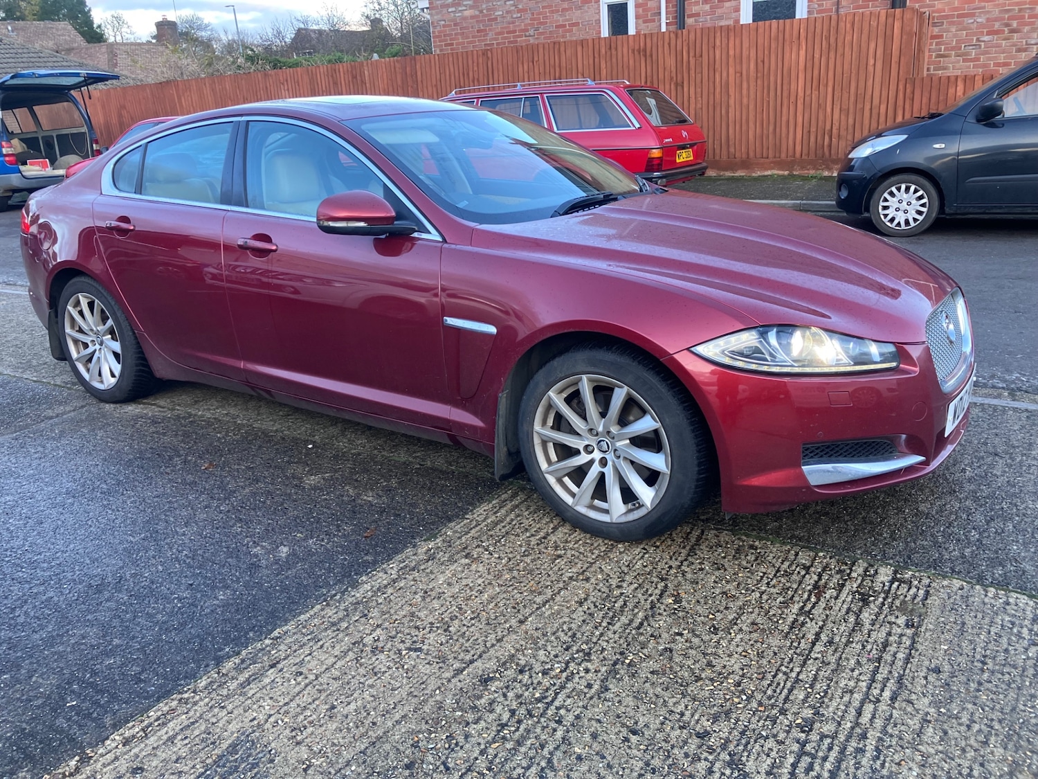 Used Jaguar XF 2012 for sale - 76796176: Photo 2