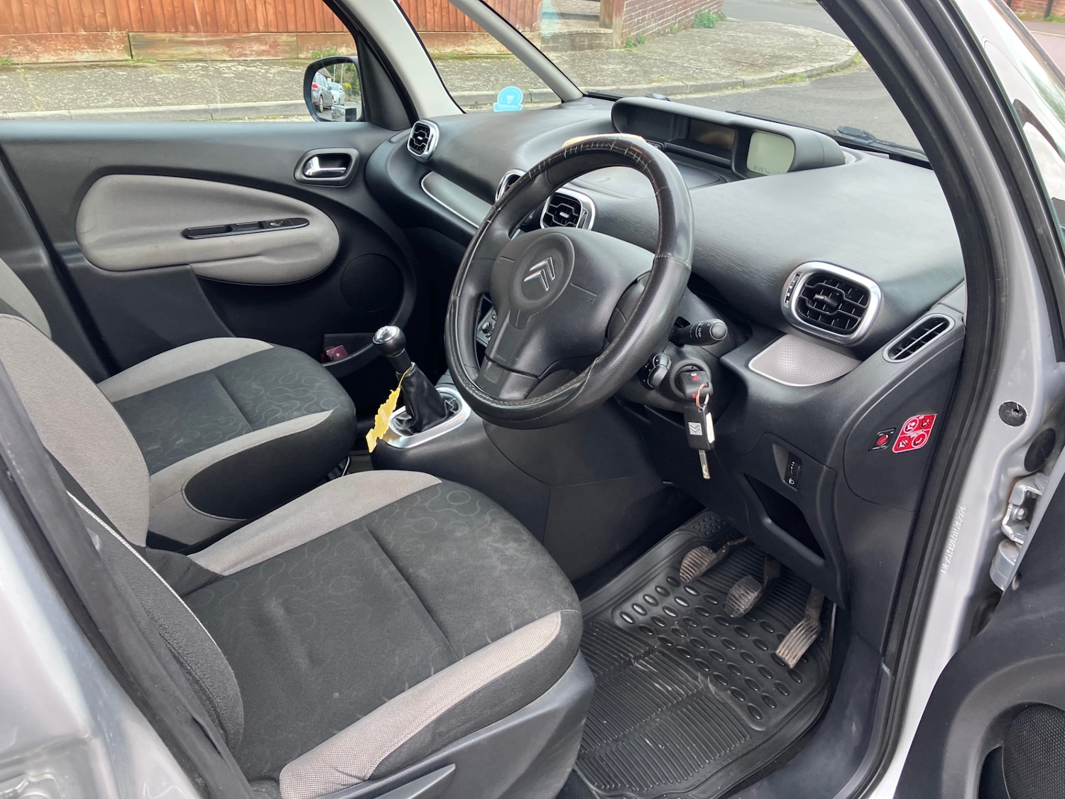 Used Citroen C3 Picasso 2009 for sale - 77921508: Photo 5