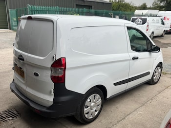 Used Ford Transit Courier 2017 for sale - 79614982: Photo