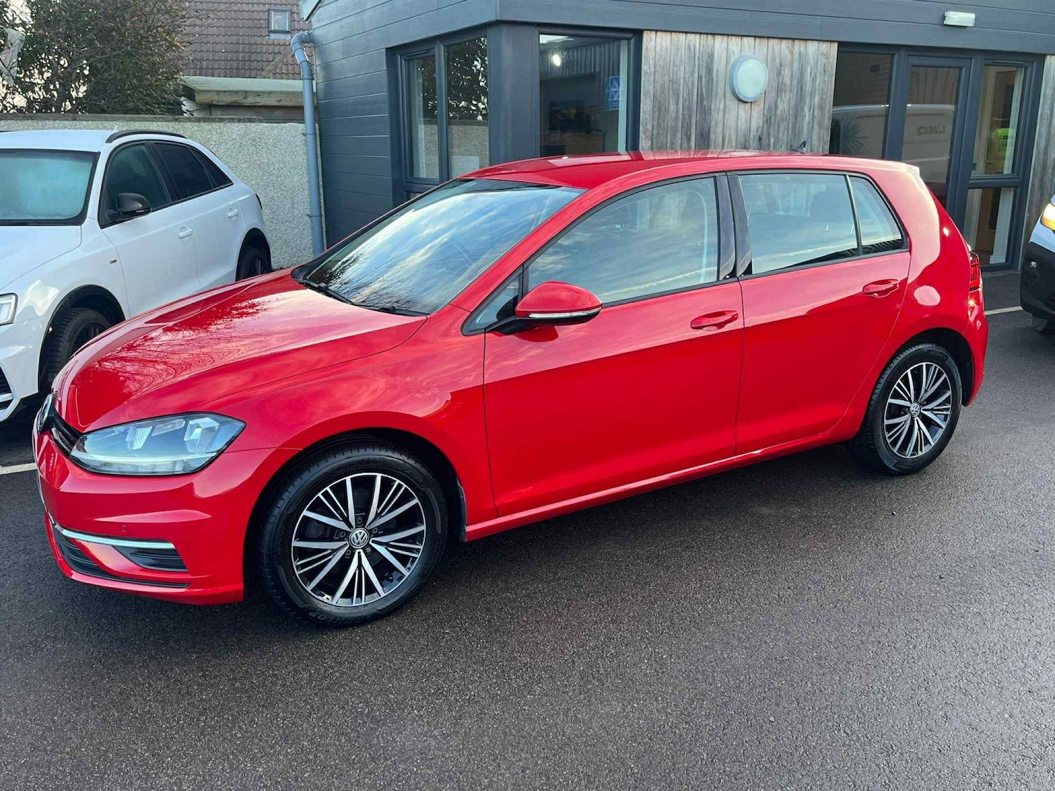 Used Volkswagen Golf 2018 for sale - 77264507: Photo 5